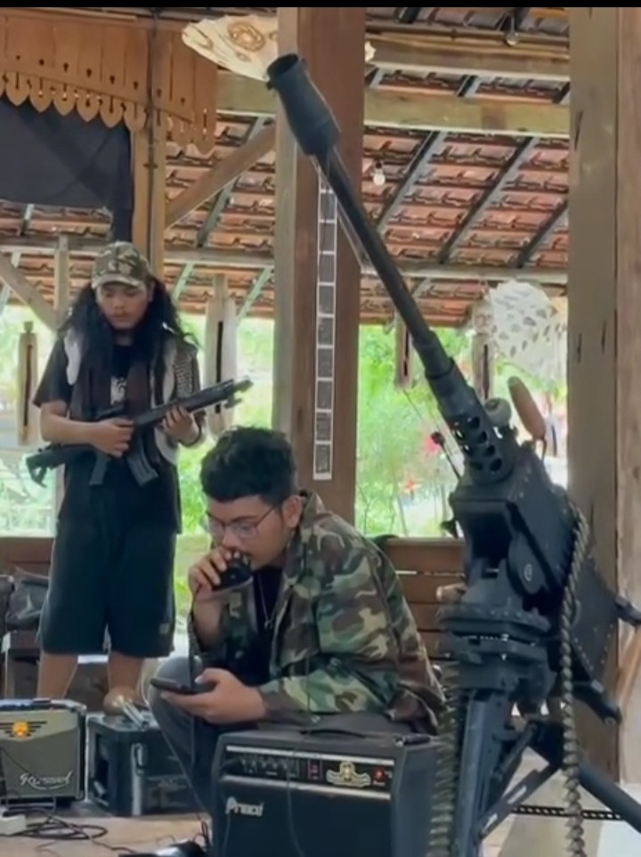 Melawan Kekerasan Lewat Bunyi: Dosen ISI Yogyakarta Ubah Replika Senjata Jadi Instrumen Musik Perdamaian