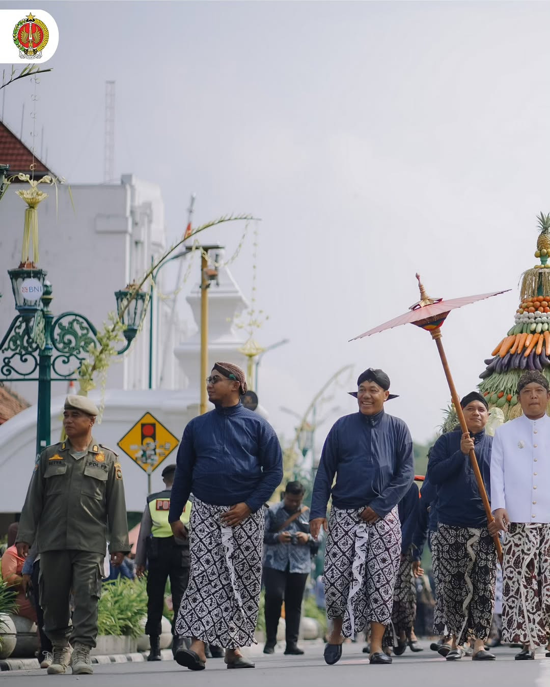 Momen Kirab Mangayubagya, Ribuan Pamong Desa Satukan Doa dan Budaya untuk 80 Tahun Sri Sultan HB X